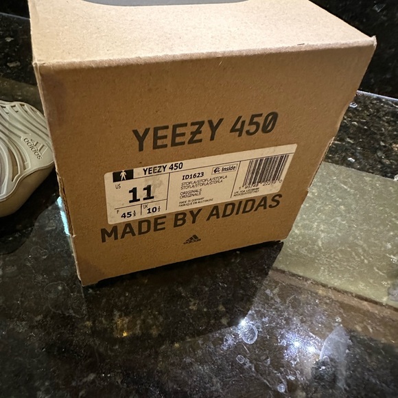 Brand New and Authentic Yeezy 450 size 11 men’s - Picture 5 of 5